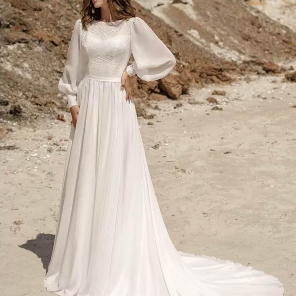 Elegant White Long Sleeve Dress